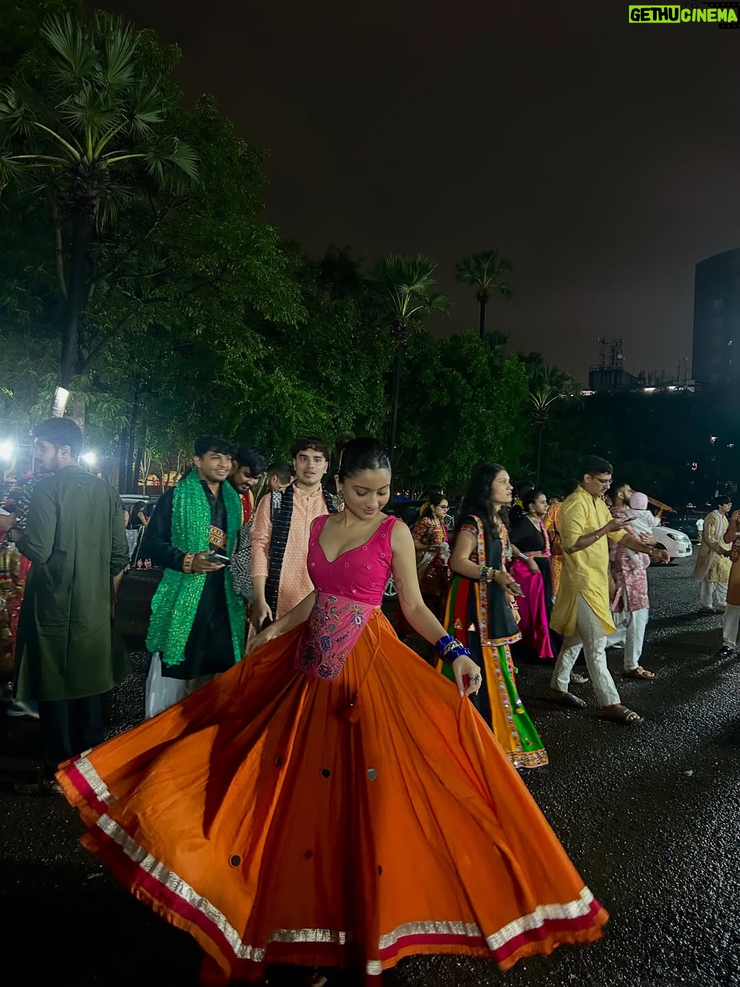 Chandni - 21.3K Likes - ay tari chaniya choli re!!!

wearing @bodytintstyle 🧡
hair & makeup by yours truly

#navratri #ɴᴀᴠʀᴀᴛʀɪ2025 #navratrioutfits