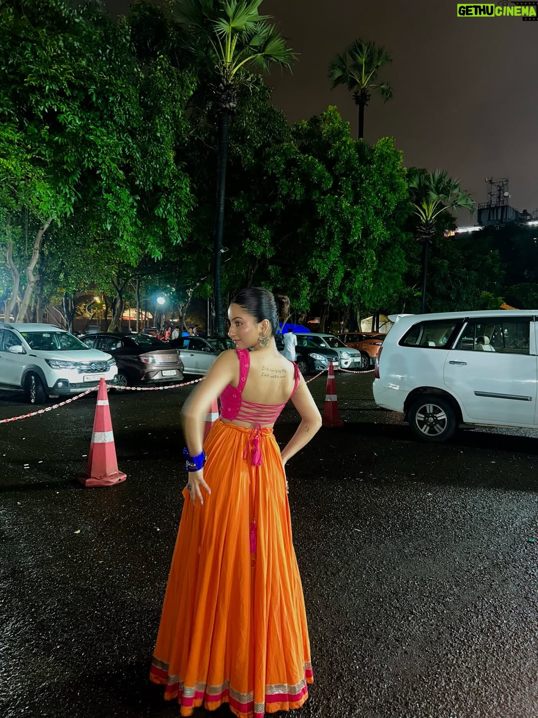 Chandni - 21.3K Likes - ay tari chaniya choli re!!!

wearing @bodytintstyle 🧡
hair & makeup by yours truly

#navratri #ɴᴀᴠʀᴀᴛʀɪ2025 #navratrioutfits