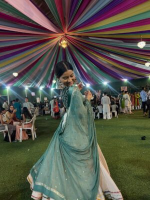Chandni Instagram - kyaan re aave saibo e koi to bataavjo! 🤍