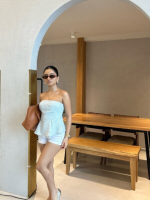 Chandni Instagram - keee-ute(: 

glasses @hm 
bag @savana 
heels @zara 
shorts @hm 
top @shopsolasta.in