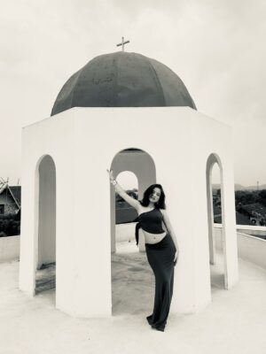 Chandni Instagram - made me look fine @nefsfinds 🖤

Wearing @nefsfinds