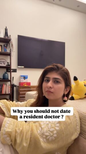 Chandni Bhabhda Instagram - 8 ghante ki chain ki neend ki kimat tum kya jaano girlfriend babu !!! 😭😭😂😂
Share it with your residents doctor friends now !!!!! 

#residency #doctor #doctoreels #reels #chandnimimic #chandnibhabhda #doctor #doctormemes