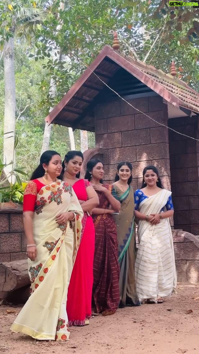 Chandra Lakshman - 5.4K Likes - Oorile rombha periya kudumbham 😎free tym reel tym 😝❤️

#fypシ #explore #instagram #constablemanju #swayamvarapanthal #location