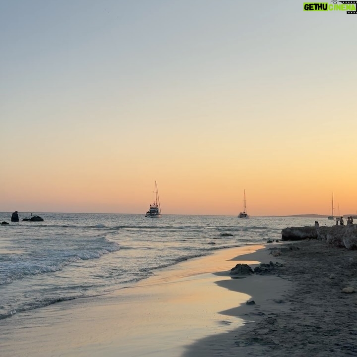 Chantal Baudaux - 7.3K Likes - 🌅 en Menorca ✨ con un mensajito al final