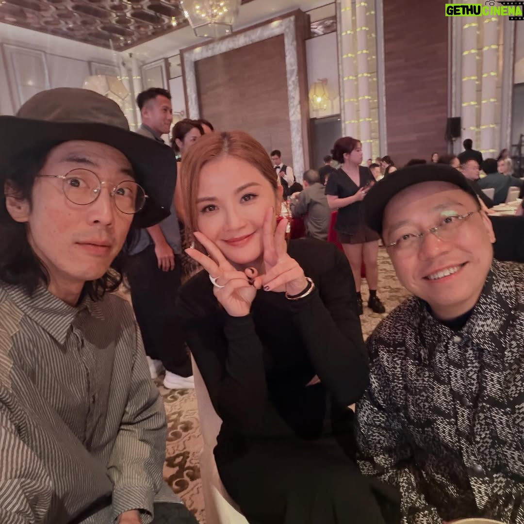 Charlene Choi Chuek-Yin - 44.6K Likes - 感覺好似自己嫁妹咁🥹
新郎(喊包)又靚仔 @terrychui22 
新娘靚到直頭冇形容詞形容到 😍 @tsangloktung 

成個婚禮又感動又好玩
佈置又靚
啲嘢又好食
大家都飲飽食醉
搞到我第二日要攤返全日先回到氣 🤣

總括
王子同公主從此就過住幸福快樂嘅生活 👩‍❤️‍👨