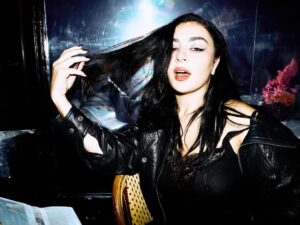 Charli xcx Instagram - parissssssss