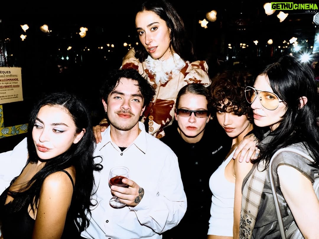 Charli xcx - 0.9 Million Likes - parissssssss