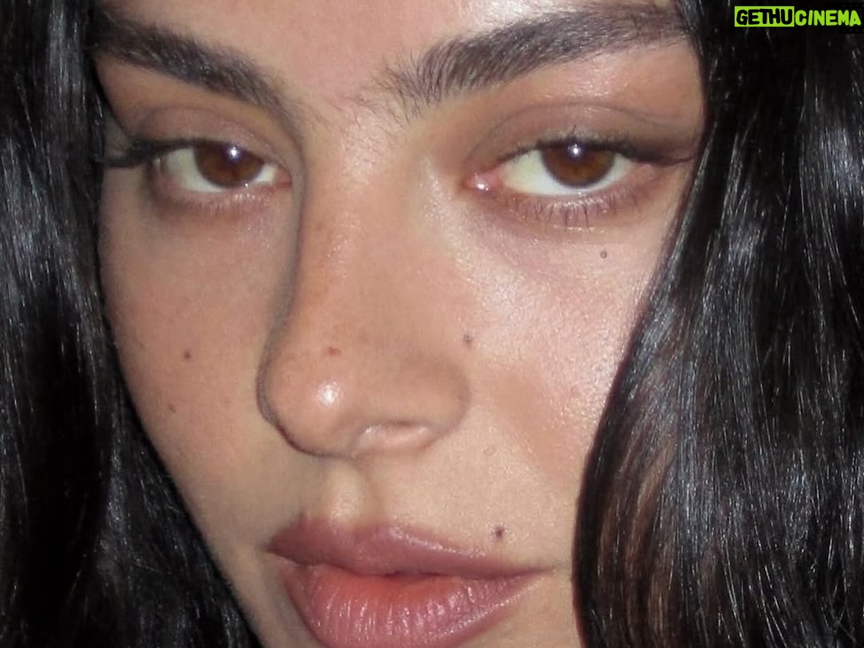 Charli xcx - 0.9 Million Likes - parissssssss