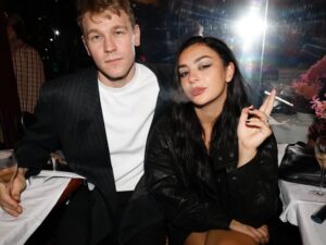 Charli xcx Instagram - parissssssss