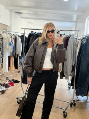Charlotte McKinney Instagram - @jilljacobsstudio getting me out of my track suit