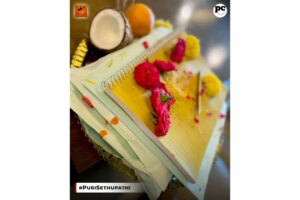 Charmy Kaur Instagram - The much anticipated journey of #PuriSethupathi begins with a divine pooja ceremony✨

Makkalselvan @actorvijaysethupathi and Dashing Director #PuriJagannadh are gearing up to deliver a memorable film ❤‍🔥

Regular shoot begins in July 1st week 💥

Produced by Puri Jagannadh, Charmme Kaur and #JBNarayanRaoKondrolla 

Presented by @Charmmekaur

CEO @vish_666

Releases in Tamil, Telugu, Hindi, Kannada and Malayalam. 

@iamsamyuktha_ @duniyavijayofficial @tabutiful @puriconnects #JBMotionPictures