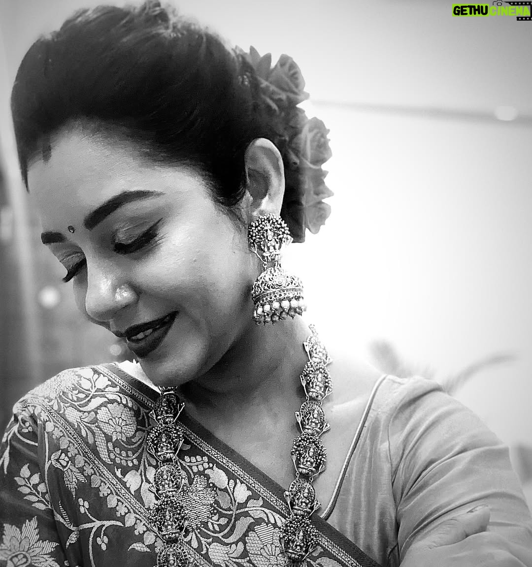 Chaya Singh - 24.7K Likes - Comment for captions❤️💛