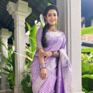 Chaya Singh Instagram - This 6 yard speaks for itself.. Thank u @silk__saga for this wonderful saree. In love with the colour and the softness of the material. 

Saree: @silk__saga 
Styled: @nithiyamogli & @rafiullah78 
Hair: @geetha_hairstyle 
PC: @mr_balaraja_19