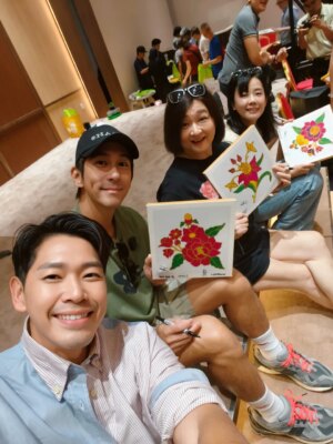 Chen Liping Instagram - 《翡翠山》旅程的最终篇章 🚌🌊 感谢 Luxury Coach Service (by Leisure Frontier) 带领我们来到巴淡岛之旅，也感谢一路相伴的大家，留下了满满的欢笑与难忘的情谊。 💙

A finale wrap to our Emerald Hill journey. Thank you to everyone who joined for the time, laughter, and unforgettable bond. 

@aiyoyochenliping 
@lefthere036 
@ohyushi 
@luxurycoachservicesingapore