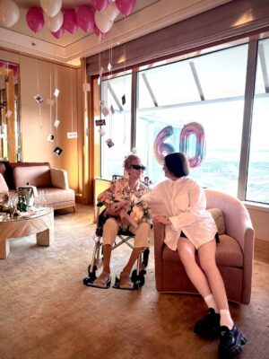 Chen Liping Instagram - 8月生日喜乐、蒙恩蒙福: 之《蛋糕汽球戏剧》篇❤️❤️❤️
Celebrating SG60 All Year Round ❤️ Especially in AUGUST My Day❤️
Feeling so Blessed, surrounded by Love, Peace, Joy, and Divine Abundance #PraiseTheLord 🙌❤️
🎂🎈 Surprise:  Balloons & a Touch of Drama! 🎭❤️❤️❤️
 (Thank you Cheryl,Tiff & Team )
#Blessed #Birthday #Blessings #Abundance #SG60 #Singapore
#Grateful #Thankful #Gratitude 
#GodIsGoodAlways #AlwaysGodIsGood #IJN #PTL