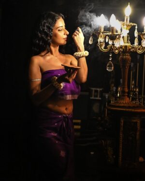 Chestha Bhagat Instagram - Unapologetically fierce. Undeniably flawless.
This look wasn’t made to blend in — it was made to turn heads.
Sharp lines, bold attitude, and a whole lot of glam 

🎨 Makeup l Hair l Styling by @makeupbyezra14 & @makeupartist_shital15
📷 Photography : @khiladii_bhaiyaa 

🔥 Bringing out the inner savage, one brushstroke at a time.

#MakeupByEzra14 #BoldBeauty #EdgyMakeup #FierceLook #MUAIndia #UnfilteredGlam #EditorialEdge #slaymodeon #divineenergy #mysticmuse #sareediaries #purpledreams