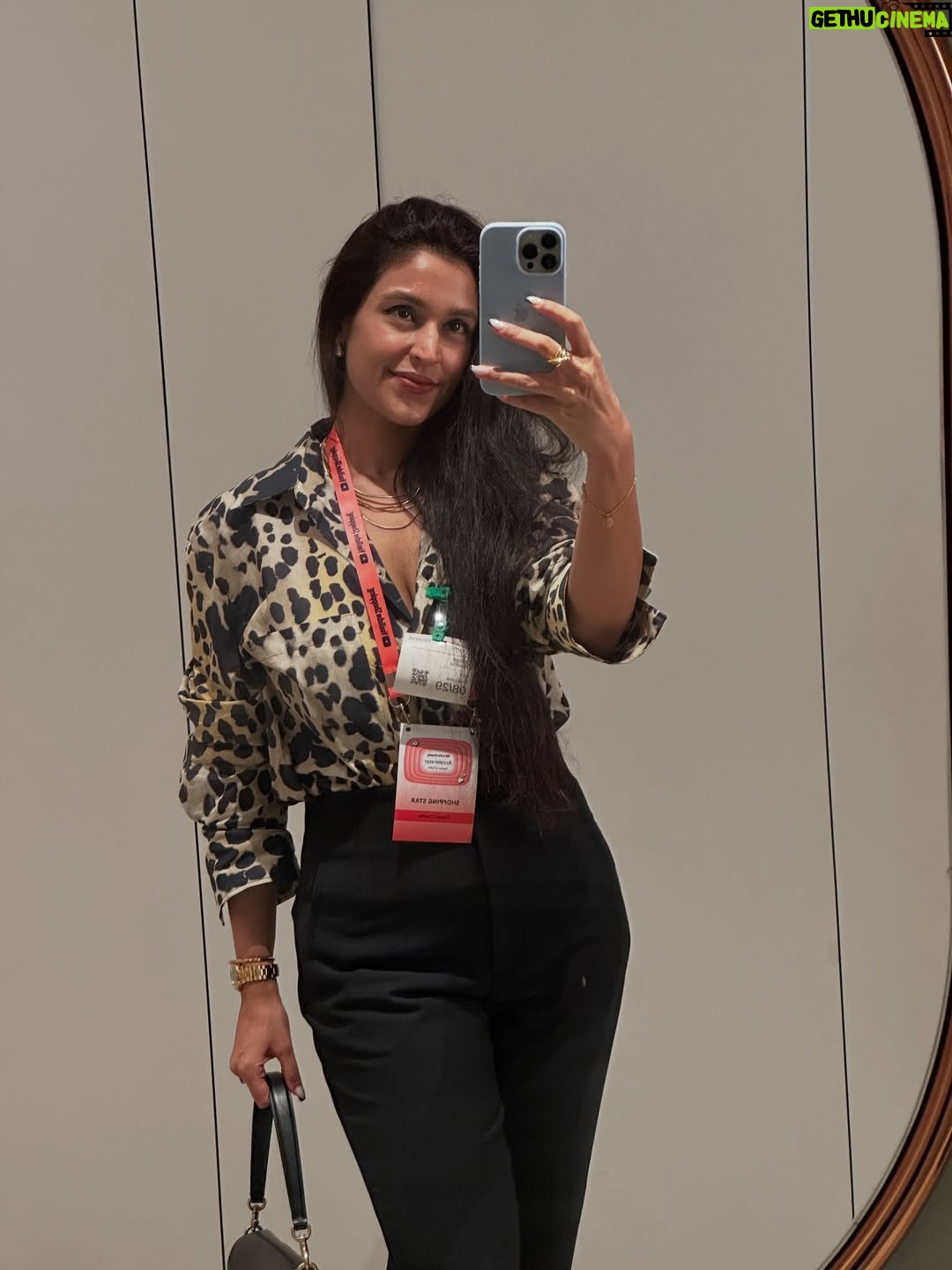 Chetali Chadha - 0.9K Likes - What a week!! – stress, decisions, blessings, and lessons. Wrapping it all up with a short weekend getaway with my gang and a Sunday snooze 💤 

Outfit 1 - stripped cotton cord set by @farmloom #gifted 

Outfit 2 - leopard shirt @mango , trousers @zara , bag @coach 

#entrepreneurship #weekendgetaways #hustler #hustlelife