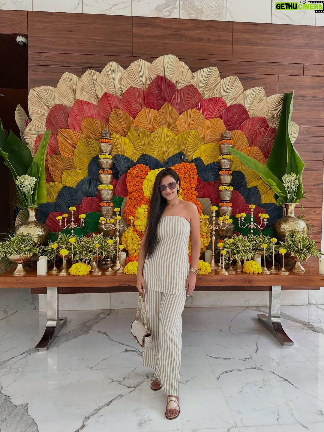 Chetali Chadha - 0.9K Likes - What a week!! – stress, decisions, blessings, and lessons. Wrapping it all up with a short weekend getaway with my gang and a Sunday snooze 💤 

Outfit 1 - stripped cotton cord set by @farmloom #gifted 

Outfit 2 - leopard shirt @mango , trousers @zara , bag @coach 

#entrepreneurship #weekendgetaways #hustler #hustlelife