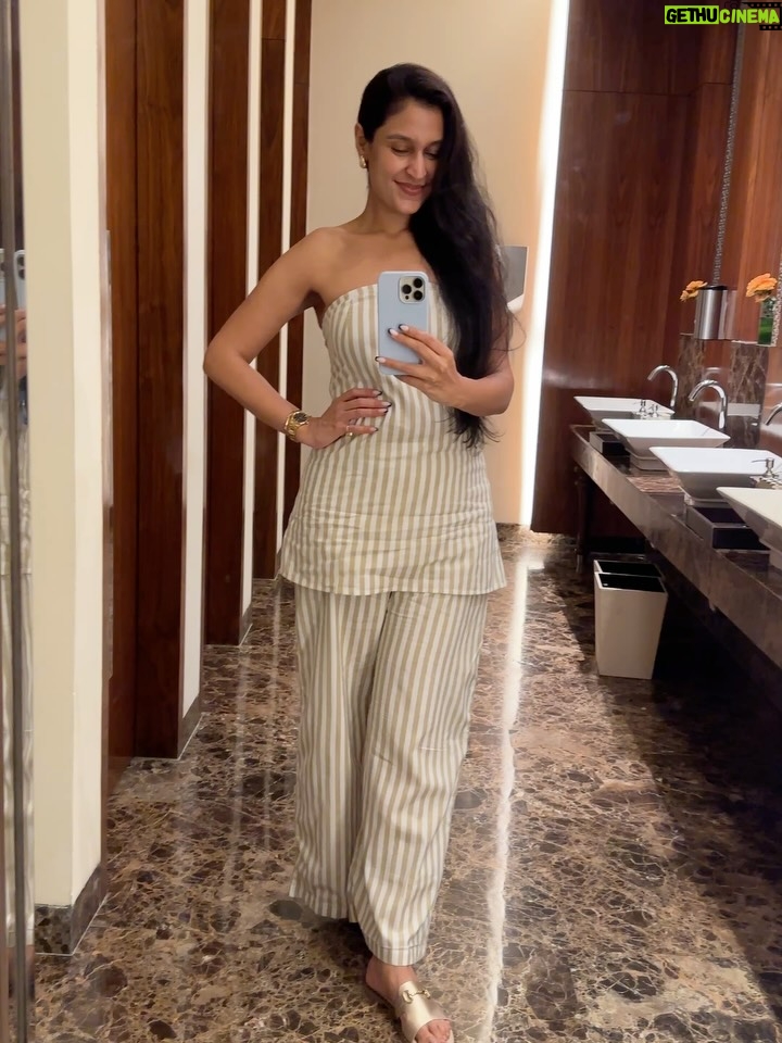 Chetali Chadha - 0.9K Likes - What a week!! – stress, decisions, blessings, and lessons. Wrapping it all up with a short weekend getaway with my gang and a Sunday snooze 💤 

Outfit 1 - stripped cotton cord set by @farmloom #gifted 

Outfit 2 - leopard shirt @mango , trousers @zara , bag @coach 

#entrepreneurship #weekendgetaways #hustler #hustlelife