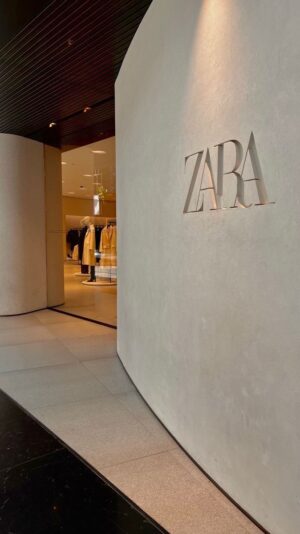 Chetali Narula Instagram - what i got from the sale ( comment for links )
.
.
.
.
.
.
.
.
{ zara sale haul, zara jeans haul, zara jeans, jeans haul, fashion reels, sale, haul, bottoms haul }