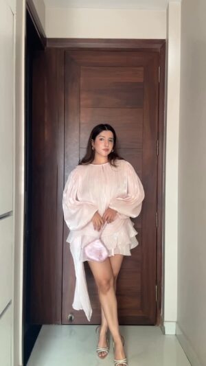 Chetali Narula Instagram - the prettiest pink dress 💕 ( comment for links )
.
.
.
.
.
{ pink dress, party dress, grwm, get ready with me, dresses, dress of the day, birthday dress }