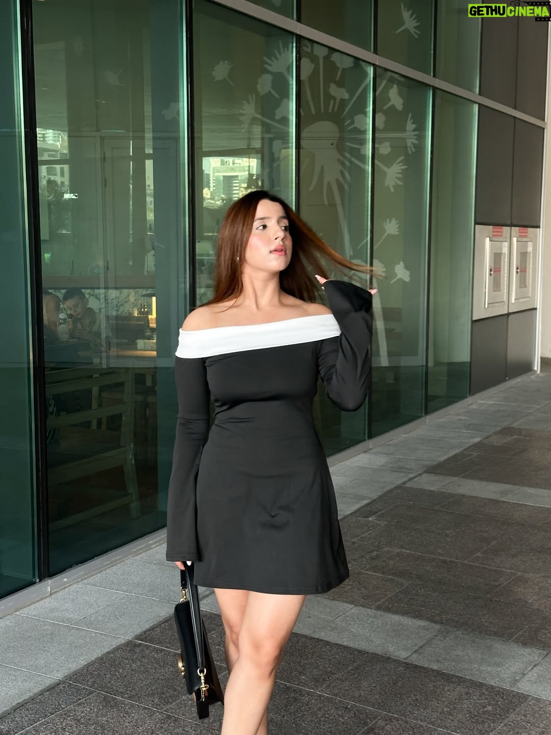Chetali Narula - 328 Likes - album : recents 💿 
.
.
.
.
.
.
.
{ camera dump, recent folder, photos dump, black and white dress, perfume, acqua di parma, scent, food, cafe }