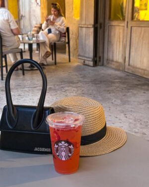 Chetali Narula Instagram - the prettiest Starbucks in the world 🤍☕️
🏷️
dress - @a.la.modebyakanksha
bag - @jacquemus
.
.
.
.
.
.
.
.
{ dubai, alseef, dubai Starbucks, coffee, black dress, black outfit, ootd }