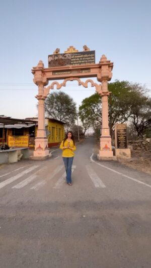 Chetna Sargara Instagram - जय माता री 🙏🏻 @aavri_mata_ji_amartiya_ @chetna__7
#rajasthan #rajasthani #fyp #trending #trend #mataji #gomtichouraha #rajsmand #amartiya #devnagriamartiya