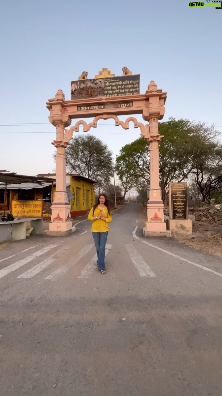 Chetna Sargara - 19.4K Likes - जय माता री 🙏🏻 @aavri_mata_ji_amartiya_ @chetna__7 

#rajasthan #rajasthani #fyp #trending #trend #mataji #gomtichouraha #rajsmand #amartiya #devnagriamartiya