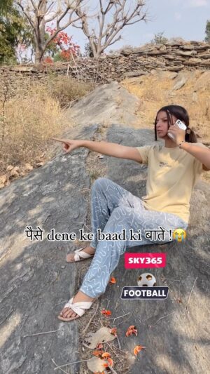 Chetna Sargara Instagram - पैसे dene ke baad ki बाते !😭 @chetna__7
Song @princeworld__7
#rajasthan #rajasthani #fyp #trending #trend #viral