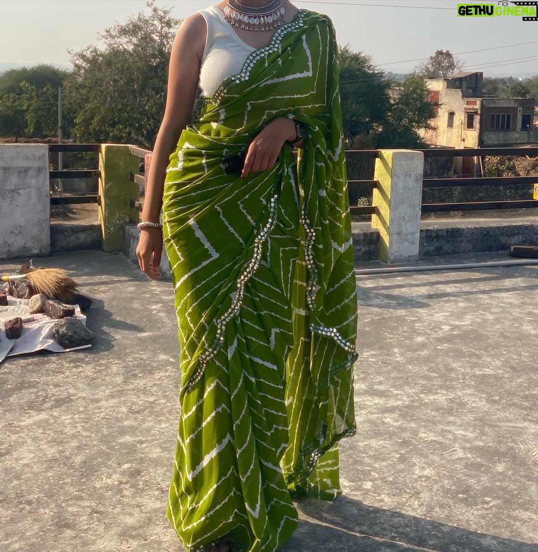 Chetna Sargara - 2.2K Likes - 🦜 saree @meeshoapp