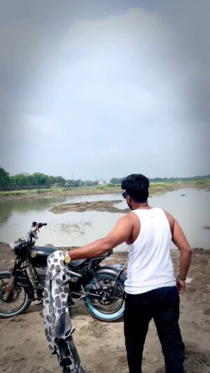 Chetna Sargara Instagram - Riding a motorcycle is like flying
