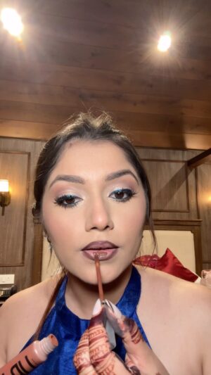 Chetna Sharma Instagram - Loouuved everything about this look 🤌🏻💙
Star of the show @parulgargmakeup ‘s blue eyeliner! Gawwwwddd it’s so nice 😭✨
.
Product details:
@maybelline_ind fitme foundation 128
@narsissist concealer 
@elfcosmetics blush
@charlottetilbury setting powder 
@makeuprevolutionindia eyeshadow palette Allure
@officialswissbeauty blue gel kajal
@fentybeauty mascara 
@hudabeauty lip liner rich brown
@faebeautyofficial lip whip buns
#weddingmakeup #sangeetmakeup #partymakeup