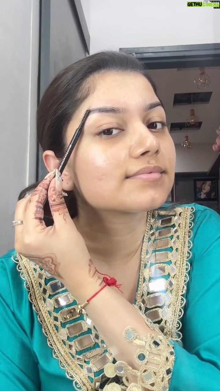 Chetna Sharma - 32K Likes - Doing my 2 favourite tasks - makeup and eating 🤌🏻😝 #tbh 
.
Product details 
 @refybeauty primer
@forever52india concealer as color corrector 
@hudabeauty makeup pallet , concealer , lip liner
@elfcosmetics  liquid liner 
@anastasiabeverlyhills_india brow pomade , lip velvet
@fentybeauty mascara
@maybelline_ind foundation 
@lauramercier loose powder 
@charlottetilbury fixing spray