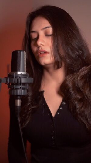 Chhavi Pradhan Instagram - Sajna da dil torya
.
.
.
.
.
.
#pak #ost #kmkt #kabhmainkabhitum #cover #zeeshanali #song #punjabi