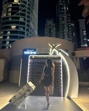Chhavi Pradhan Instagram - About yesterday 🐈⬛
.
.
.
.
#barasti #barastibeach #concert #dubai🇦🇪