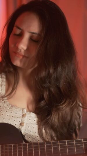 Chhavi Pradhan Instagram - Tag your loved ones ❤️
Although this song has a completely different meaning but these lines are special
.
.
.
.
.
.
#aemerijaan #arko #emergency #new #bollywood #songs #zeemusiccompany #cover
