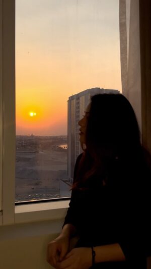 Chhavi Pradhan Instagram - This stanza has a different fan base !!
.
.
.
.
.
#channamereya #arijitsingh #acoustic #unplugged #love #friendship #hit #songs #music #feel #❤️ #dubai #uae #reels