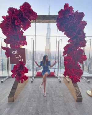 Chhavi Pradhan Instagram - Couldn’t choose which one to post 😉😛
.
.
.
.
.
#celavi #dubai #uae #newpost #dubailife #love #vacay