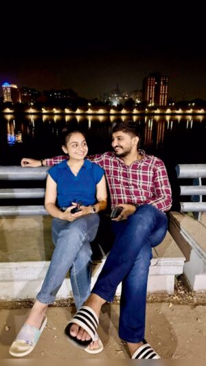 Chhaya Gami Instagram - બસ તું હોય, એથી વિશેષ જિંદગી શુ હોય.👫💞
#omkichhayu