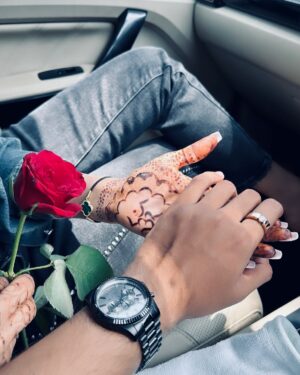 Chhaya Gami Instagram - 🌹❤️♾️
#omkichhayu
#thefirsttimewemet #roseday #7feb2025 #post #happyroseday