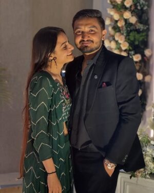 Chhaya Gami Instagram - ❤️🥰
#omkichhayu
#post #tuatihaisenemai #pose #90svibe