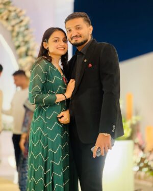 Chhaya Gami Instagram - ❤️🥰
#omkichhayu
#post #tuatihaisenemai #pose #90svibe