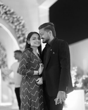 Chhaya Gami Instagram - ❤️🥰
#omkichhayu
#post #tuatihaisenemai #pose #90svibe