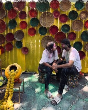 Chhaya Gami Instagram - तेरा रंग चढा है ऐसा छुड़ाना मुश्किल है!🌈❤️
#omkichhayu
#holi #insta #viral #holi2k25 #trending #holipose