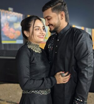 Chhaya Gami Instagram - જોડે રહેશું રાજ…🦚♾️
#omkichhayu
#navratri2k24
#garba #garbanight #navratri #viral #trending #trend #insta #post #newpost #couple #couplegarba #reels #morbi #ahemdabad #trend #poses #black