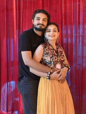 Chhaya Gami Instagram - ♥️
Choli- @modernmodaethnicwear
Ornaments - @modernmodaethnicwear