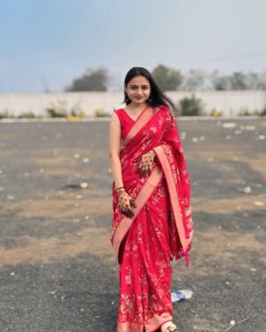 Chhaya Gami Instagram - 💝🎀🌸
#chhaya #frdwedding #square