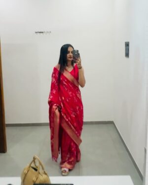 Chhaya Gami Instagram - 💝🎀🌸
#chhaya #frdwedding #square