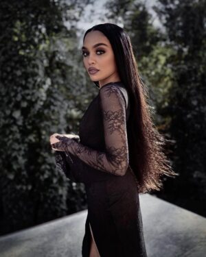 China Anne McClain Instagram - Morticia Addams 🥀  pc: @archangel.mezzy